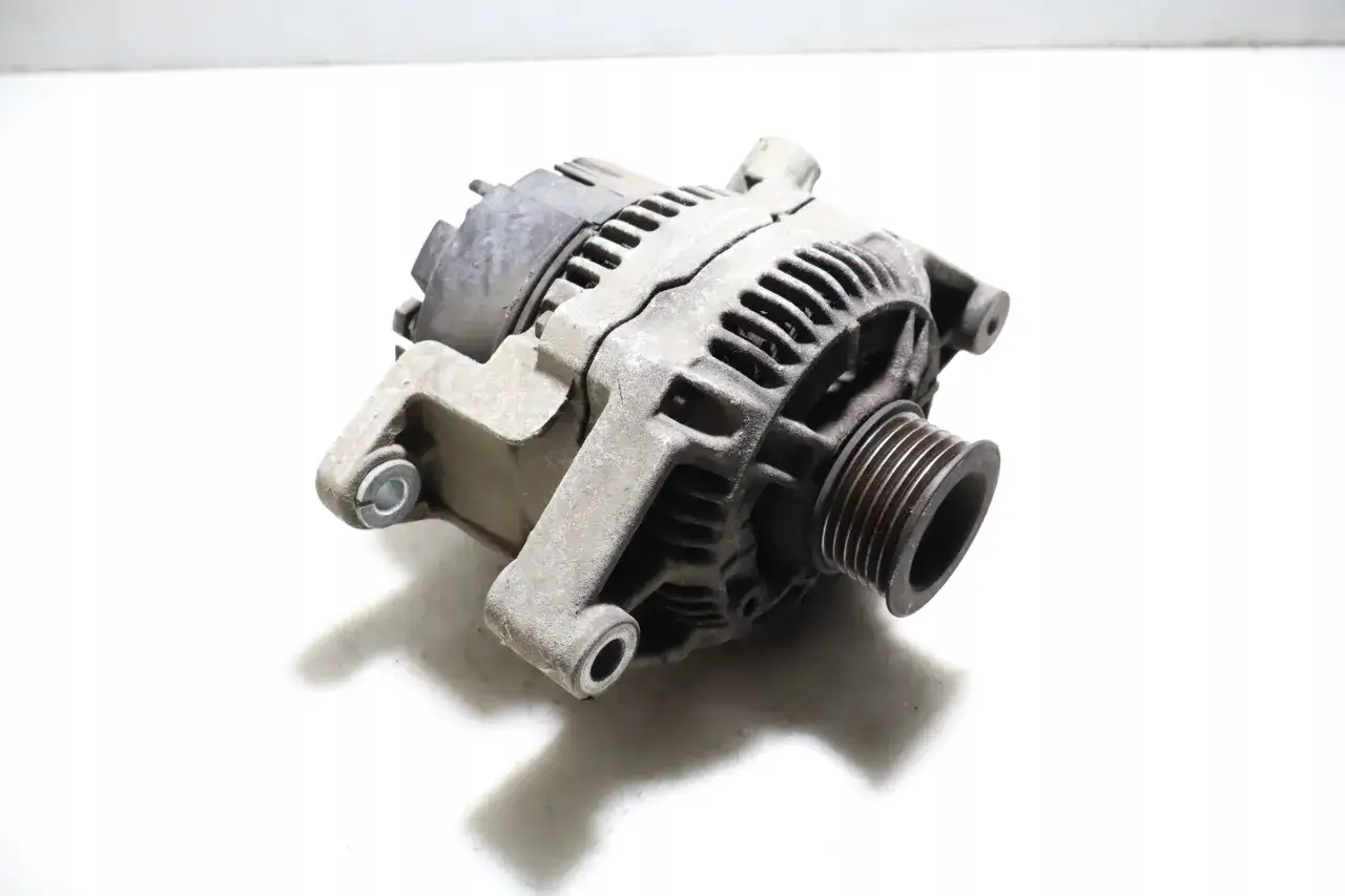 Opel Vectra B alternator lokalizacja silnik benzynowy
