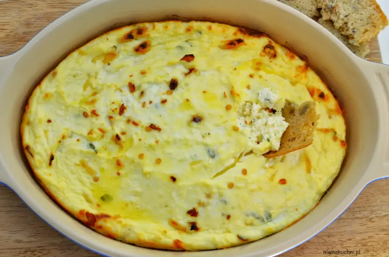Zapiekana ricotta z chlebem, idealna do wypróbowania w ramach prostych ricotta przepisów.