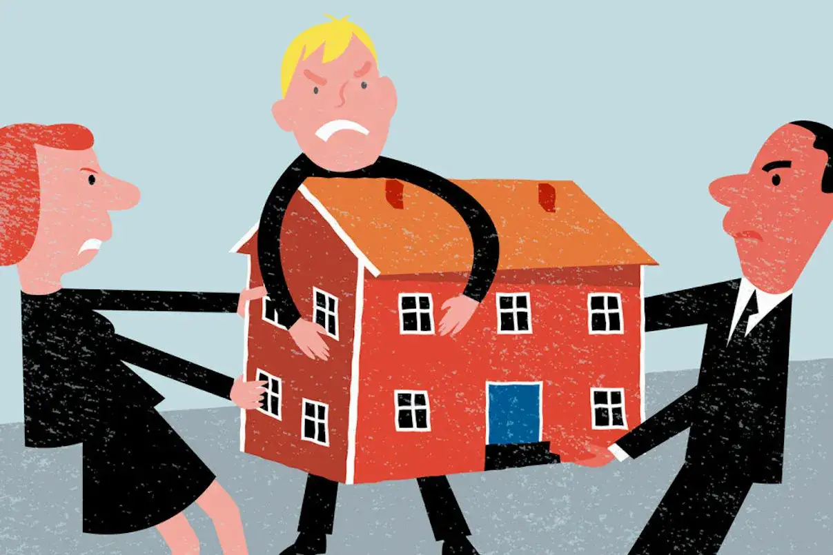 Disputa entre familiares por el reparto de una herencia, tiran de una casa.