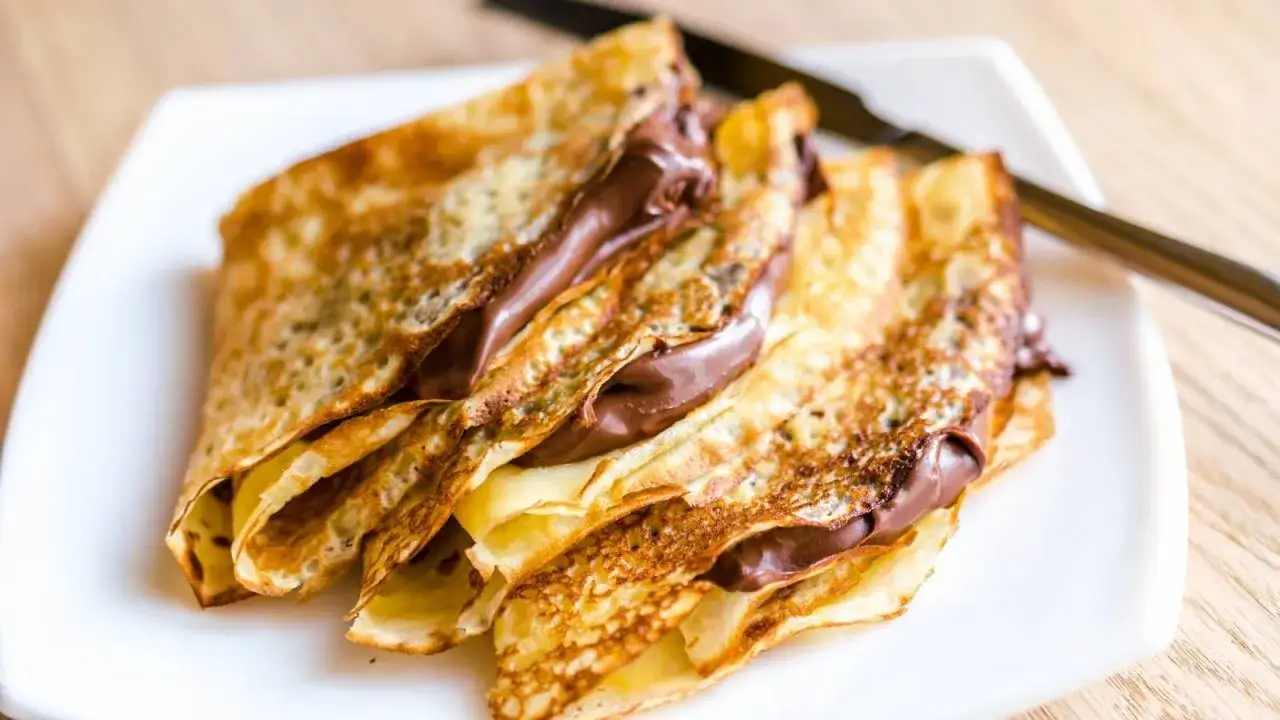 Deliciosos crepes rellenos de chocolate, perfectos para preparar con Thermomix.