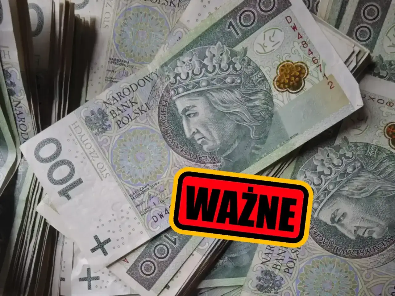 Stos banknotów 100 zł. Ważne: wcześniejsza spłata kredytu hipotecznego a urząd skarbowy.