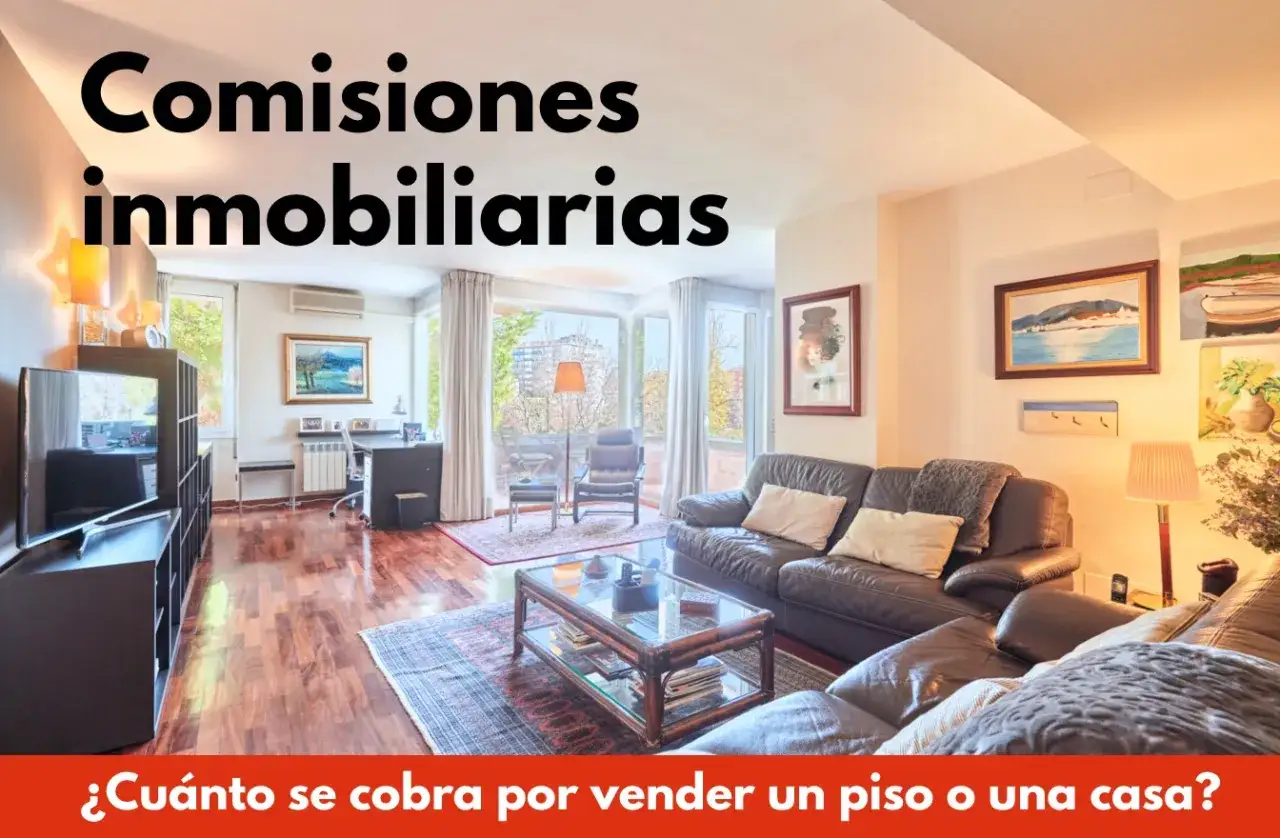 Sal&oacute;n moderno con sof&aacute;s de cuero y mesa de centro. El texto pregunta: &iquest;Cu&aacute;nto cobra Tecnocasa por vender un piso?