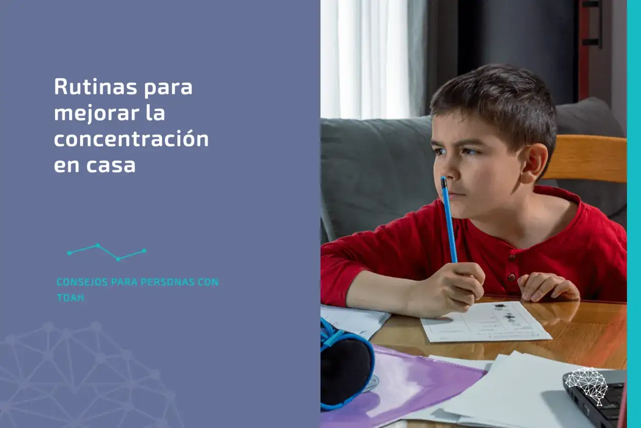Ni&ntilde;o concentrado con un l&aacute;piz, aprendiendo rutinas para mejorar la concentraci&oacute;n en casa, consejos para personas con TDAH.