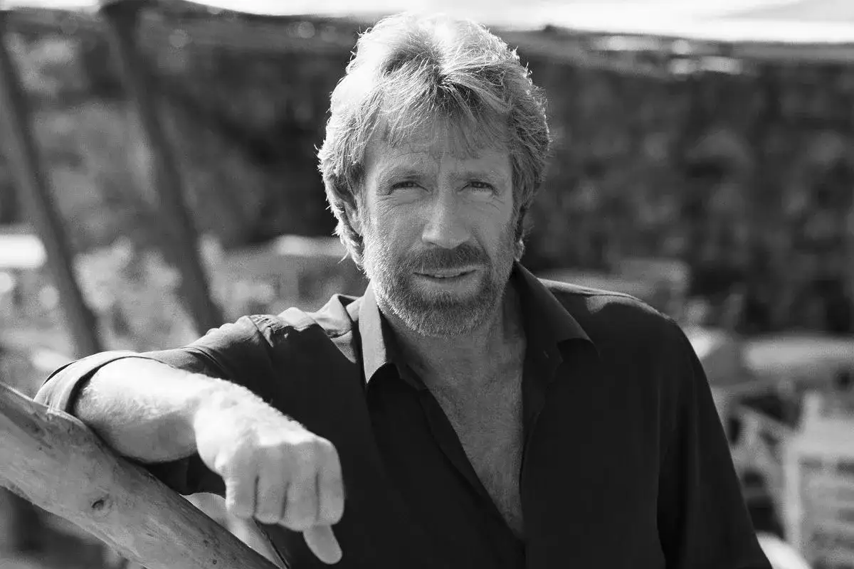 Chuck Norris wiek. Legendarny aktor, którego siła i charyzma nie przemijają.