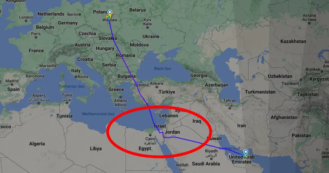 Trasa lotu z Warszawy do Barcelony, pokazująca, ile trwa lot Warszawa Barcelona, przebiega nad Europą i Morzem Śródziemnym.