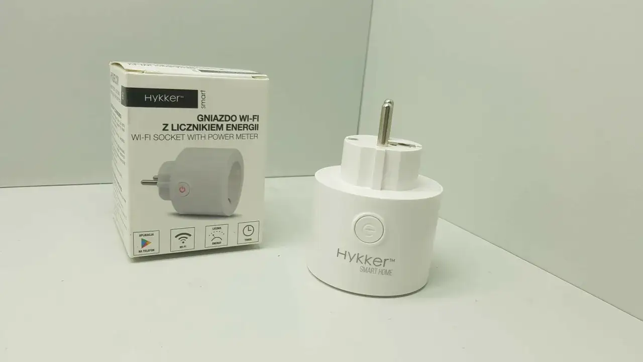 Gniazdo Hykker Smart Home z licznikiem energii. Steruj domem przez aplikację, monitoruj zużycie prądu i ustawiaj timery.