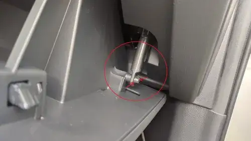 Toyota Proace lokalizacja filtra kabinowego schowek pasażera