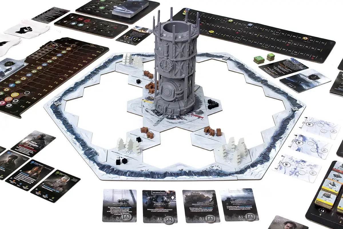 Zimowy świat gry planszowej Frostpunk, z generatorem w centrum i planszami do zarządzania zasobami.