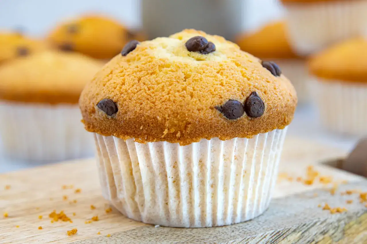 Ein köstlicher Schoko-Muffin, perfekt für ein schnelles Muffins Rezept.