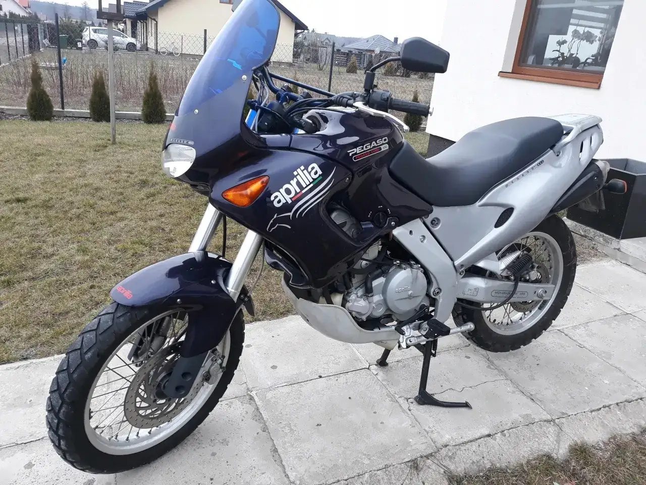 Aprilia Pegaso 650 silnik Rotax vs Minarelli por&oacute;wnanie