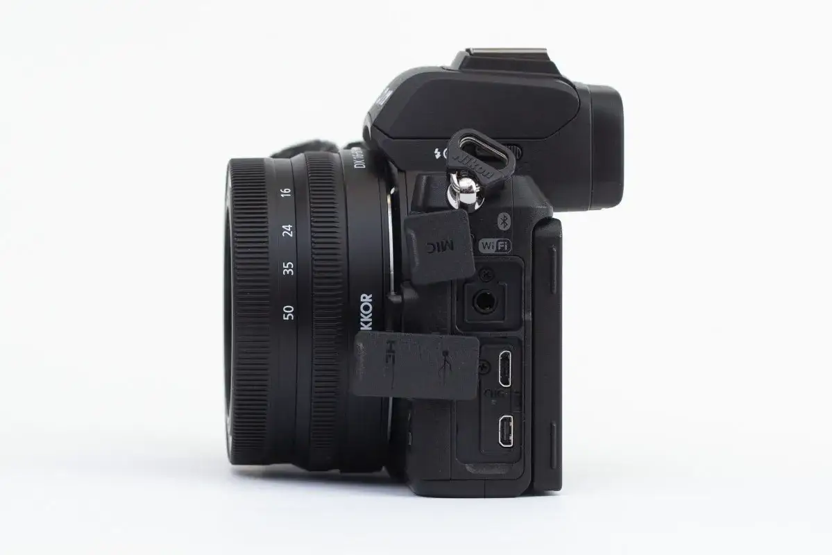 Zdjęcie Jak naładować aparat Nikon bez ładowarki? Proste metody i porady