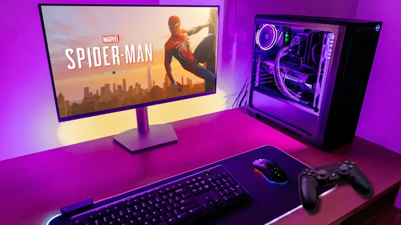 Gaming-Setup mit Spider-Man auf dem Monitor. Ein leistungsstarker PC und Controller sind bereit für das PS4 auf PC Streamen.