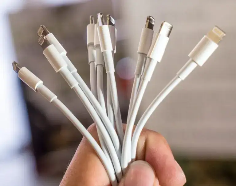 podłączanie iphone do komputera kablem