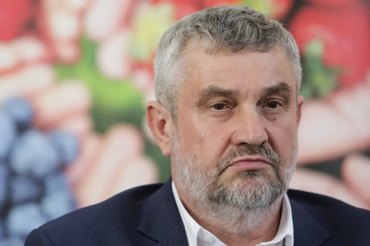 Portret Jana Krzysztofa Ardanowskiego, polityka, którego odejście z PiS budzi pytania o prawdziwe przyczyny.
