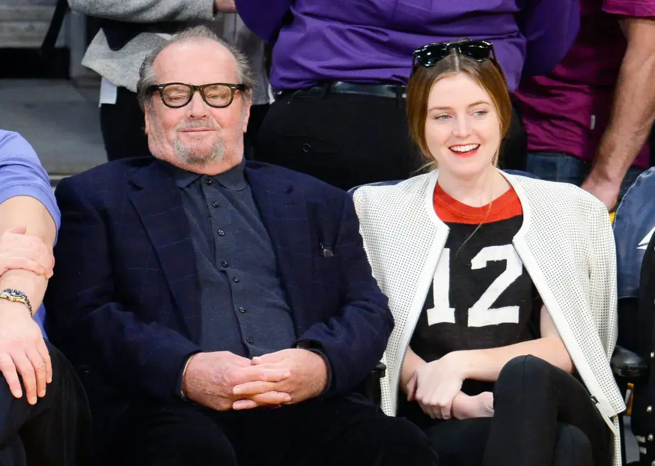 Jack Nicholson z córką, Lorraine, na meczu Lakersów.
