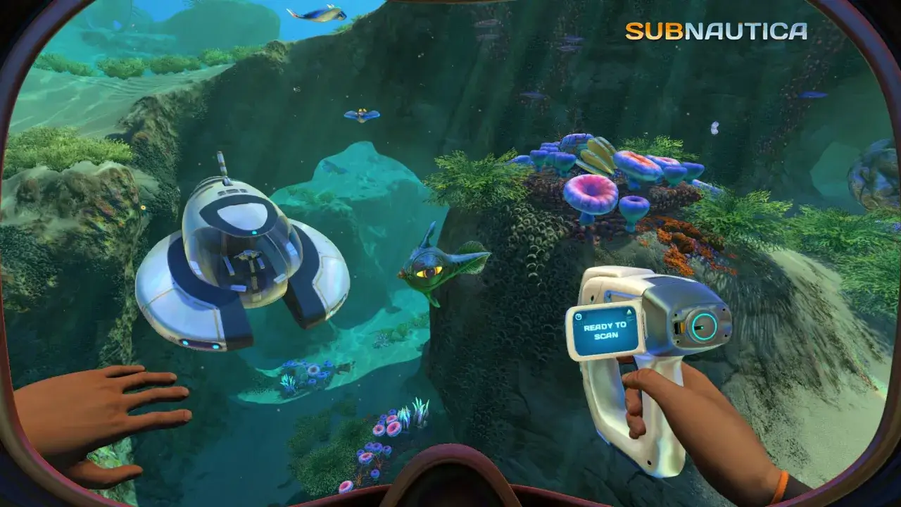 Podwodny świat Subnautica, gdzie gracz eksploruje z użyciem skanera i pojazdu. To wciągające gry survival pc.