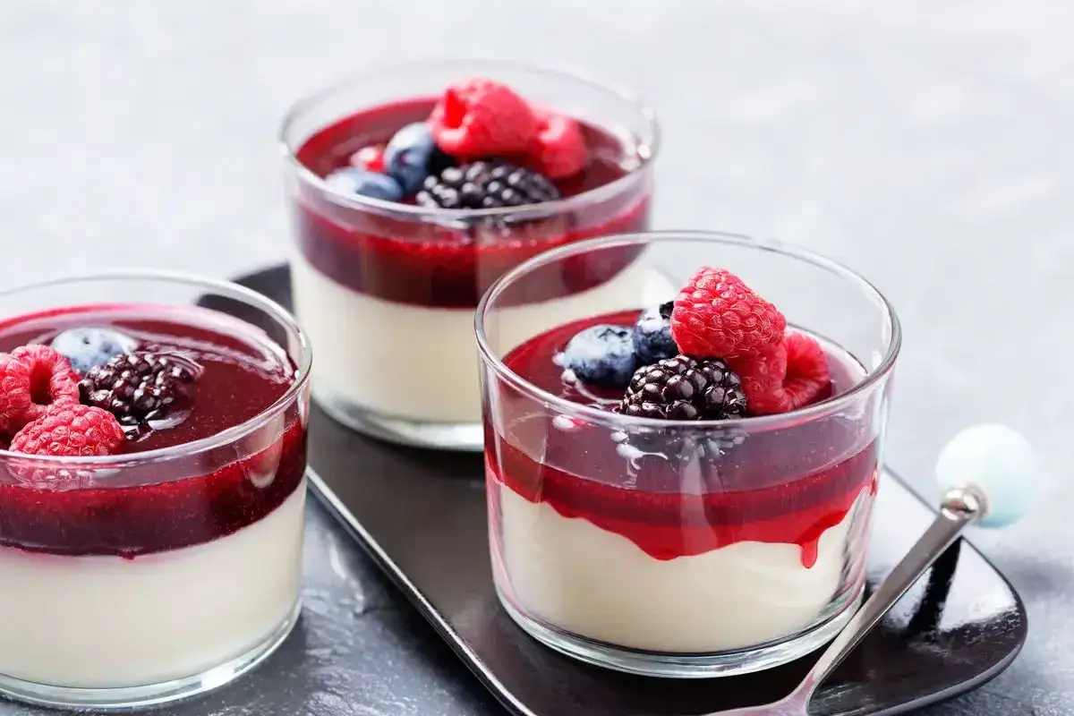 Dessert al cucchiaio veloci con frutta