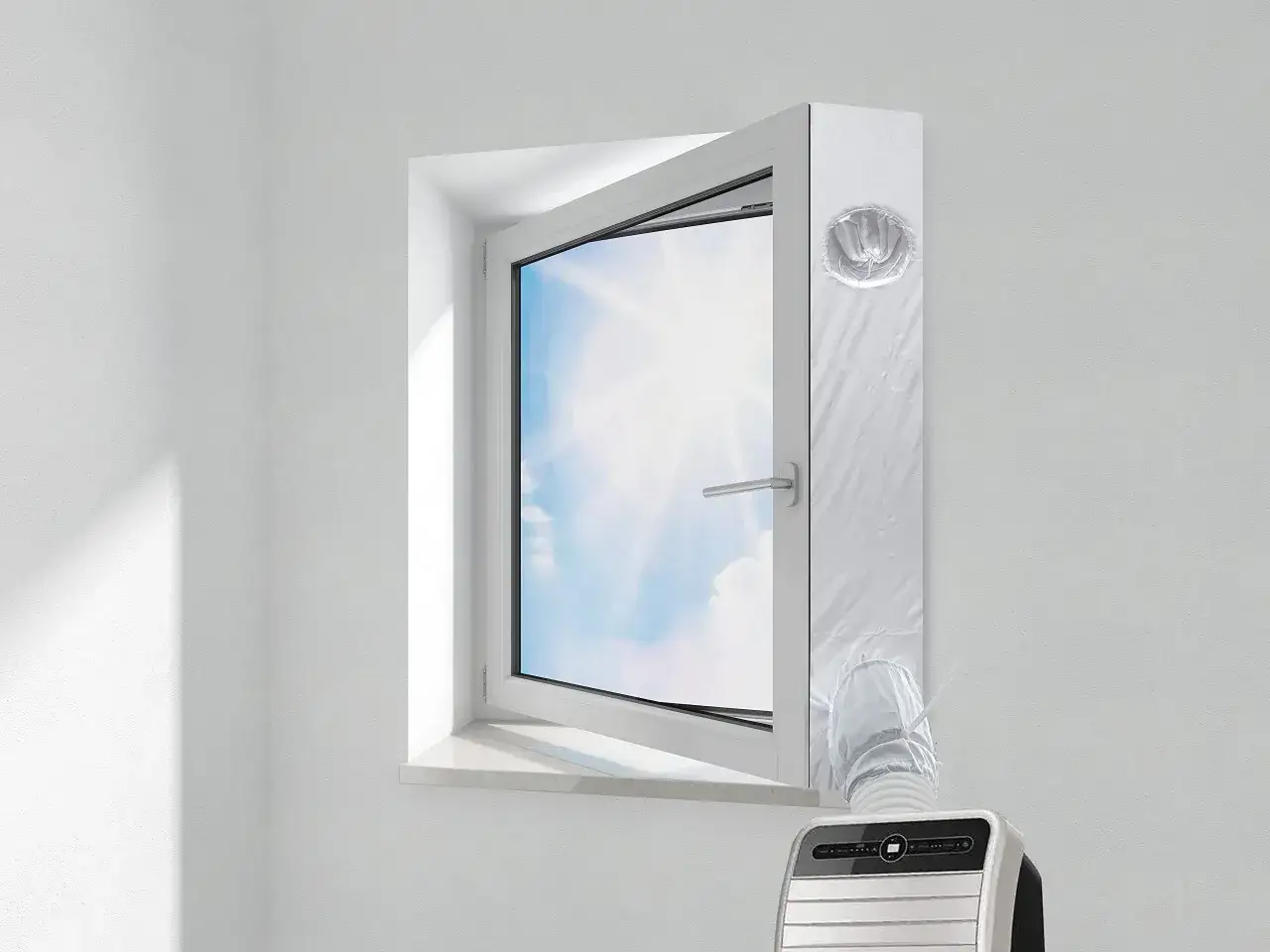 Un pinguino de aire acondicionado, con su manguera conectada a una ventana abierta, listo para refrescar la habitaci&oacute;n.