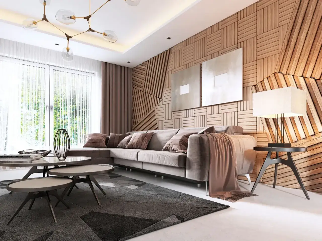 Nowoczesny salon z sofą i stolikami kawowymi. Ściana ozdobiona geometrycznymi panelami podłogowymi na ścianie w ciepłych odcieniach drewna.