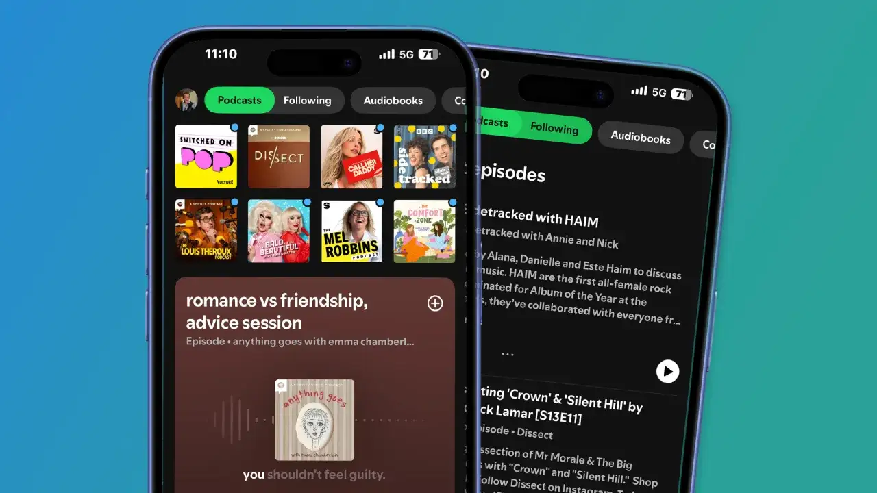 Dwa ekrany telefonu z aplikacją Spotify. Widoczne są podcasty, okładki odcinków i opisy. Spotify to platforma, gdzie znajdziesz muzykę i podcasty.
