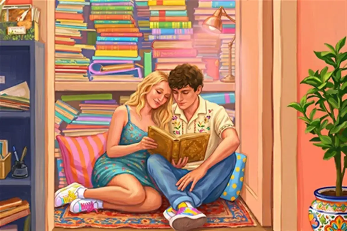 Un couple partage un livre, blotti parmi les étagères remplies de livres. Une scène douce qui évoque un petit roman d'amour.