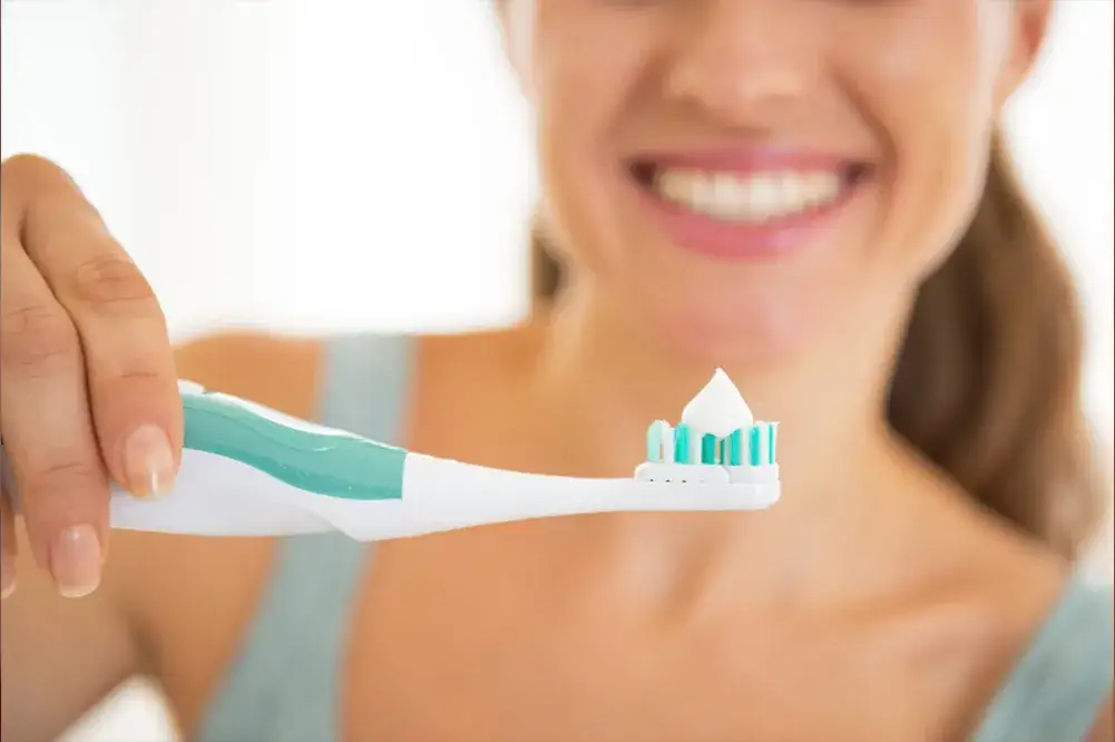 dentysta obala mity o szczoteczkach do zęb&oacute;w