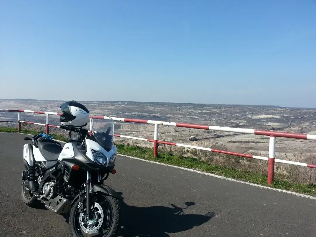 kopalnia bełchat&oacute;w punkt widokowy motocykl