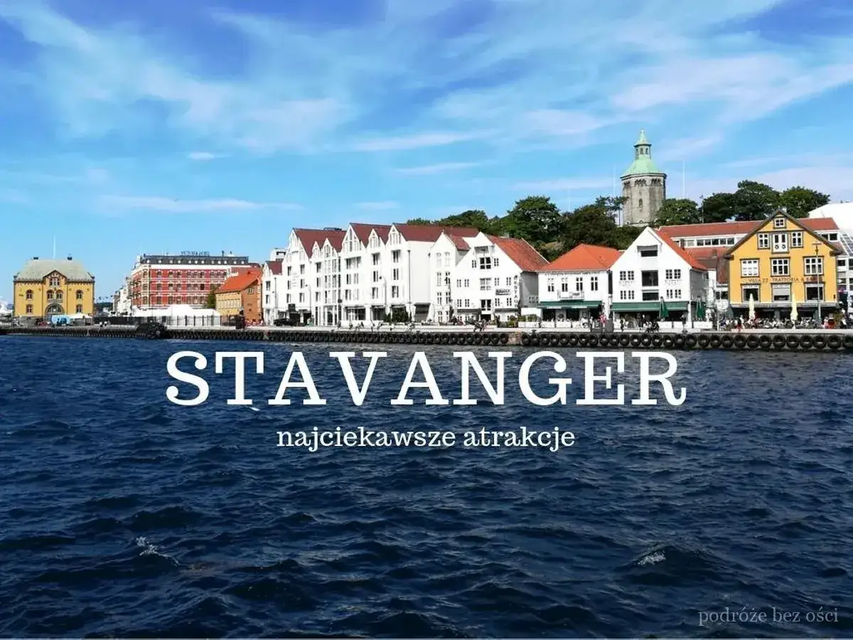 Widok na kolorowe kamienice i port w Stavanger, Norwegia. Tekst: 