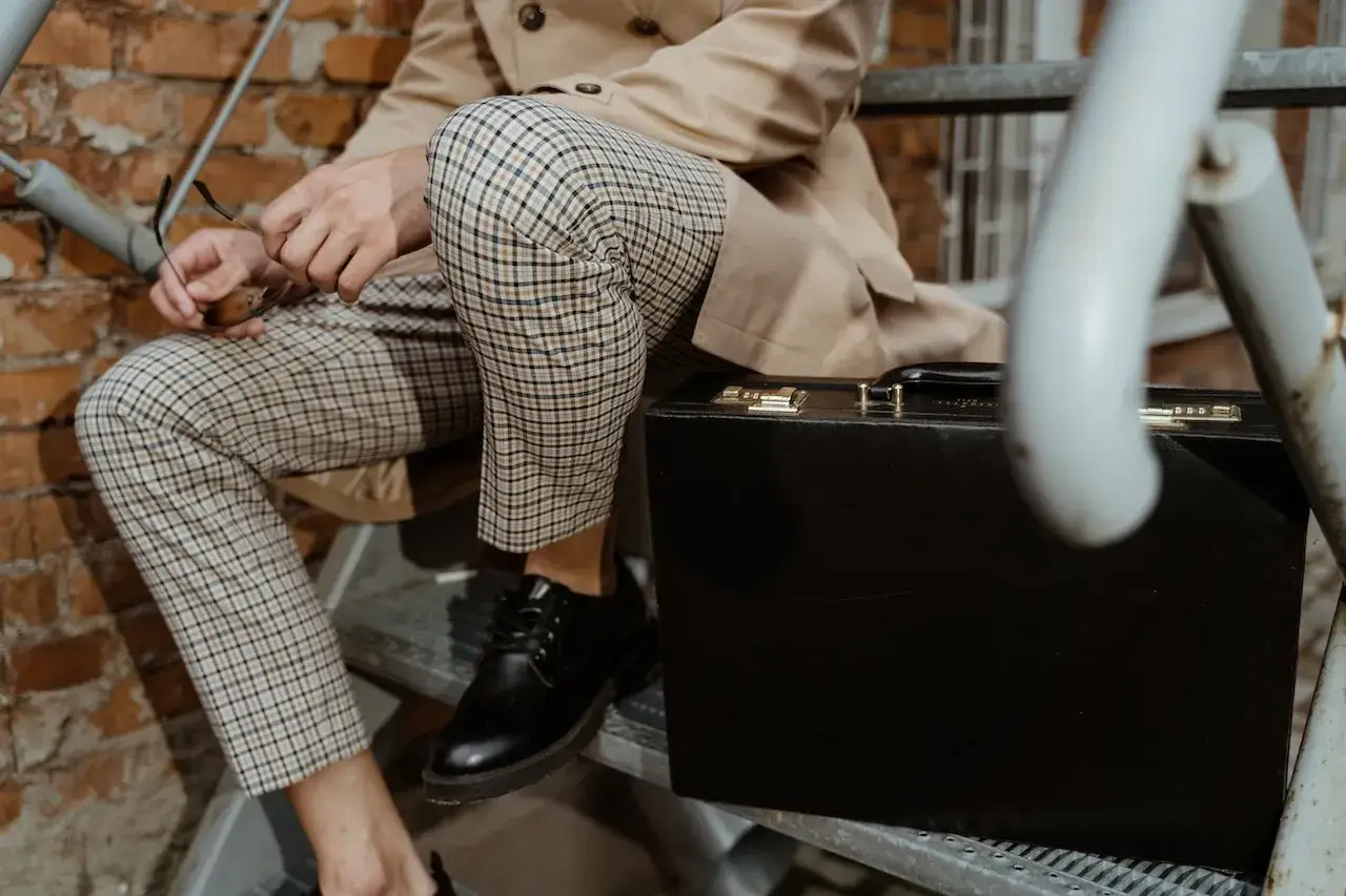 męskie eleganckie buty do spodni w kratę stylizacje