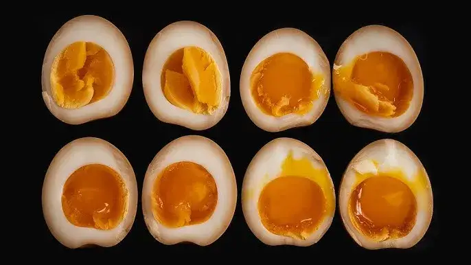 przekrojone jajko ajitsuke tamago