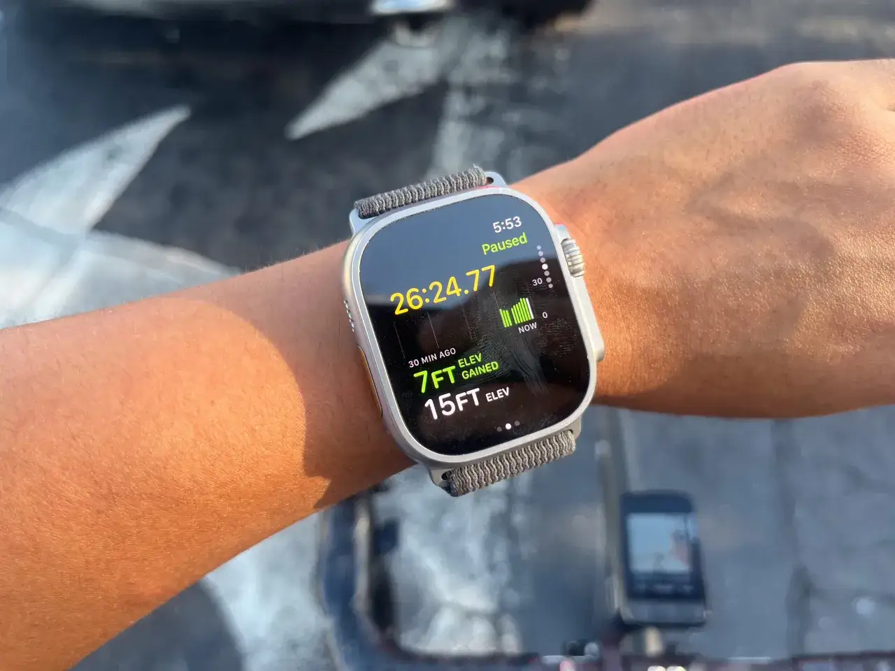 Orologio smart mostra 26 min di attivit&agrave;, 7 piedi di dislivello guadagnato. Utile per capire le calorie attive cosa sono.