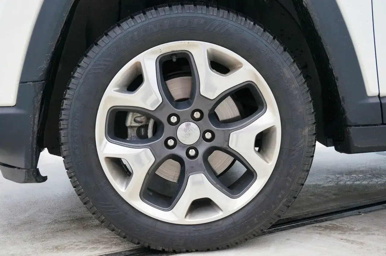 Opony zimowe do SUV-a - różnice konstrukcyjne