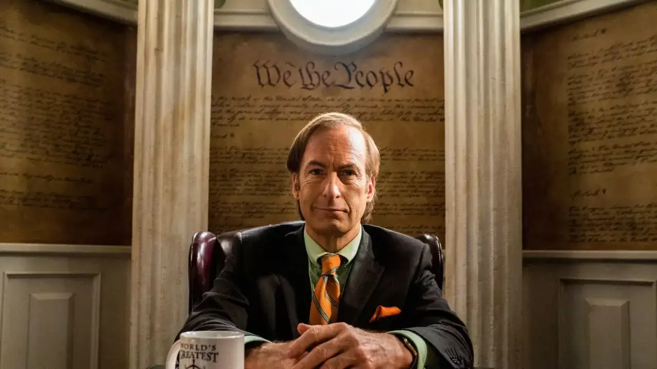 Saul Goodman, con la Costituzione americana alle spalle, incarna il **better call saul significato**: un avvocato che naviga le zone grigie della legge.