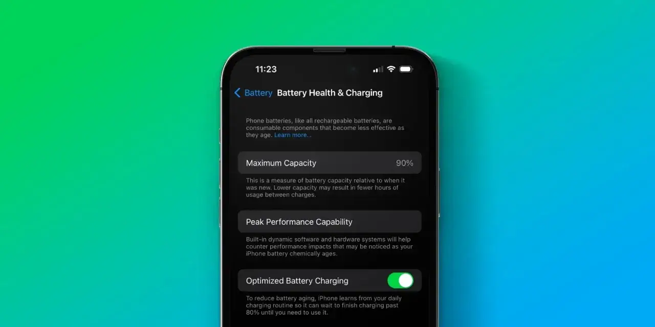 Ekran iPhone 14 Pro z informacją o kondycji baterii (90%). Rozważasz wymiana baterii iPhone 14 Pro?