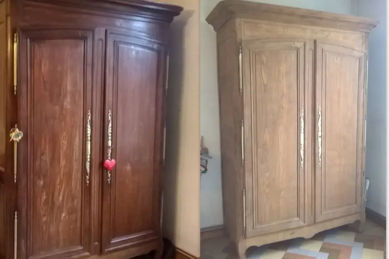 Armoire en bois avant et après décapage. Le bois brut révèle sa beauté naturelle.