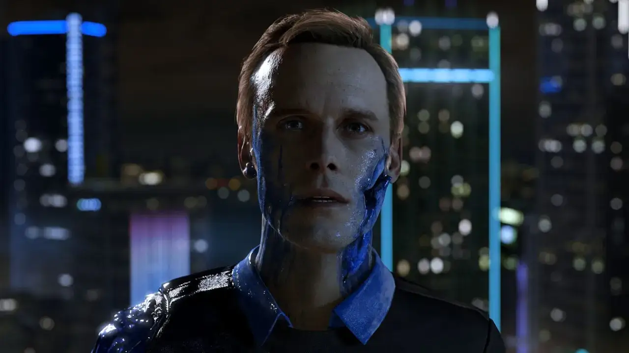 Connor z Detroit: Become Human 2, z niebieskim płynem spływającym po twarzy, na tle nocnego miasta.