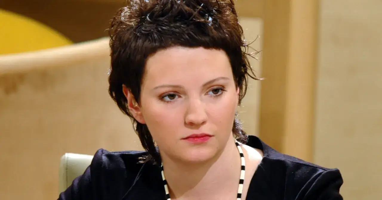 Młoda Dorota Szelągowska z charakterystyczną fryzurą i naszyjnikiem.