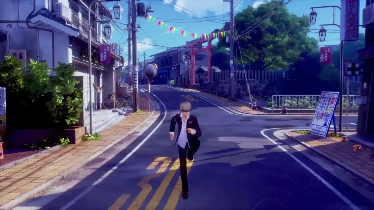 Un chico corre por una calle japonesa, con un torii rojo al fondo. Parece una escena del **persona 4 remake**.
