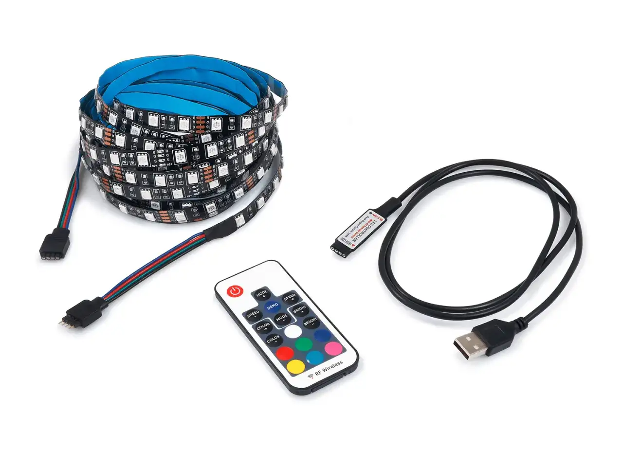Zestaw do zrobienia taśmy LED na USB: zwinięta taśma LED, kontroler z kablem USB i pilot RF.