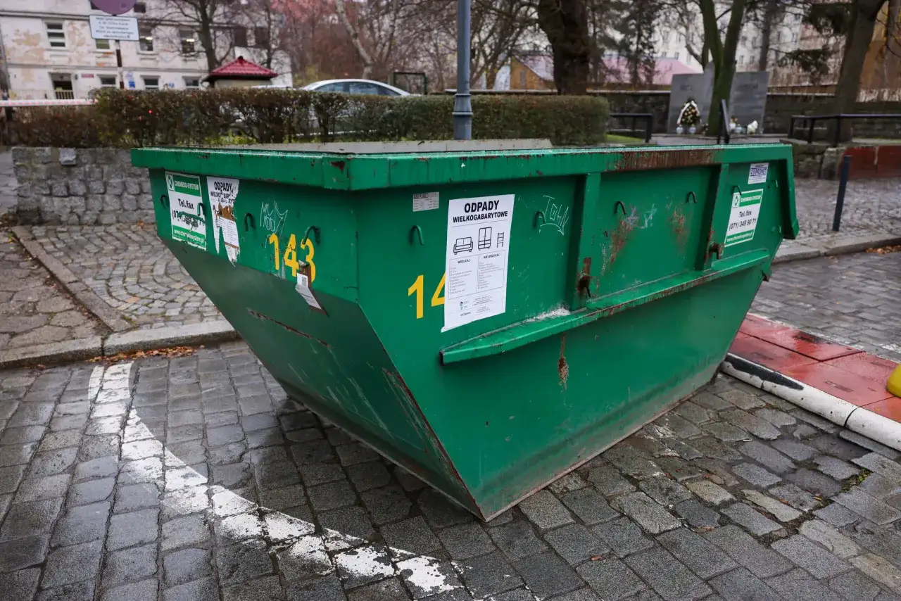 kontener na odpady wielkogabarytowe