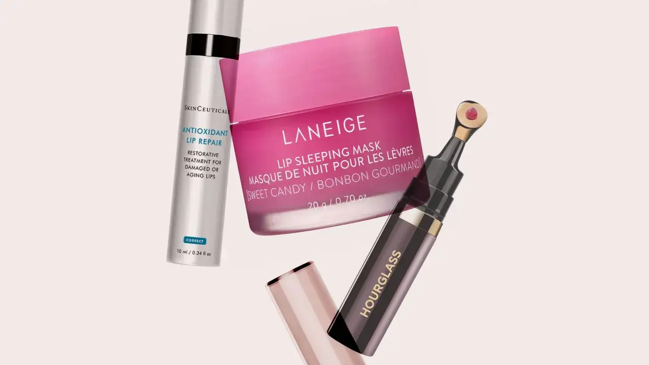 Domowy spos&oacute;b na zmarszczki wok&oacute;ł ust: kosmetyki SkinCeuticals, Laneige i Hourglass do pielęgnacji ust.
