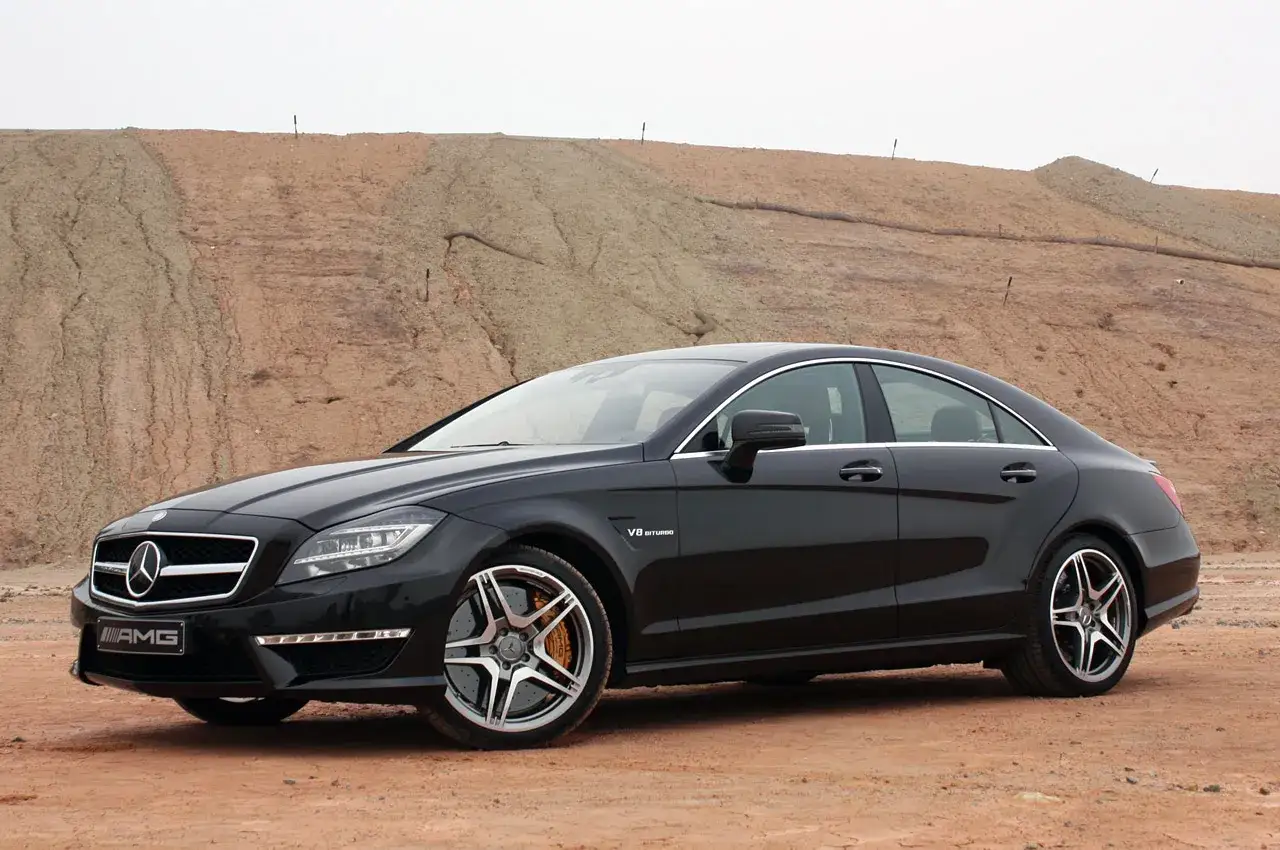 Mercedes CLS 63 AMG C219 vs C218 comparison