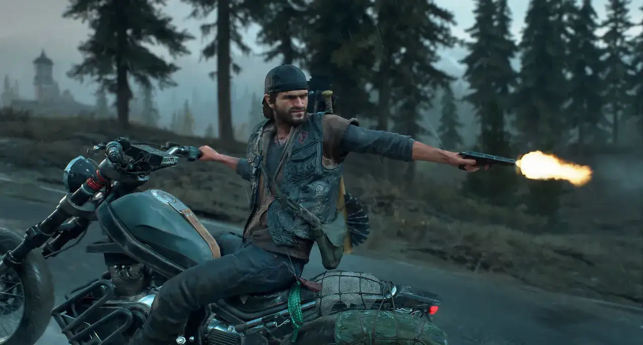 Motocyklista strzela z pistoletu podczas jazdy, przypominając klimatem gry podobne do Days Gone.