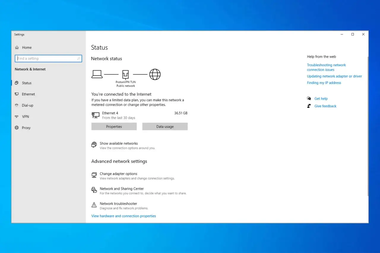 Windows-Einstellungen: Netzwerkstatus zeigt Ethernet, aber **WLAN wird nicht angezeigt**. Der Netzwerk-Troubleshooter ist verfügbar.