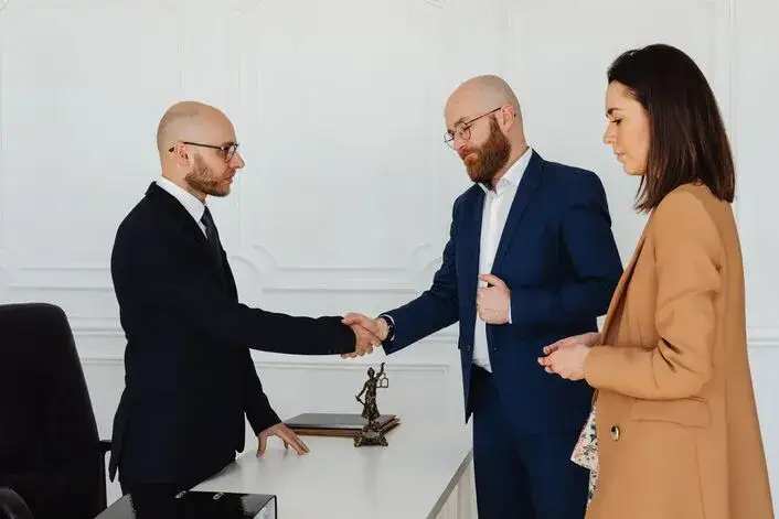 Zdjęcie Czy notariusz ma obowiązek zgłosić rozdzielność majątkową? Sprawdź konsekwencje