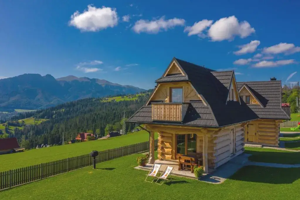Rodzina na Gubał&oacute;wce z widokiem na Tatry