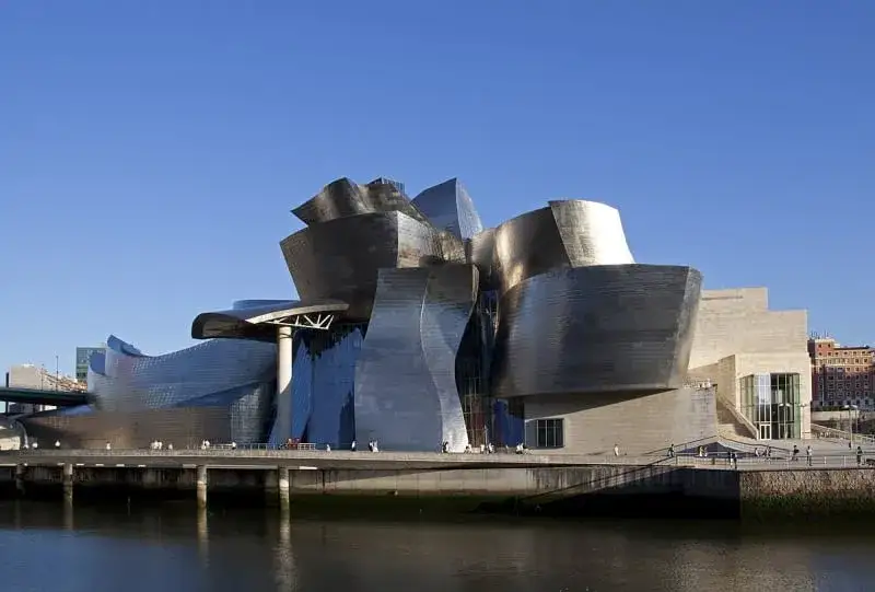 Muzeum Guggenheima Bilbao architektura
