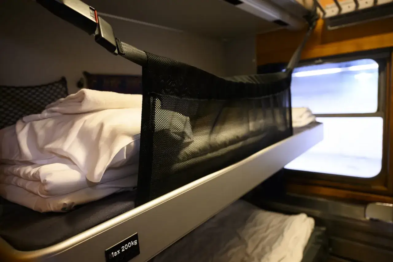 B&auml;ddat och klart i sovvagnen f&ouml;r en natt med sn&auml;llt&aring;get interrail. En bekv&auml;m resa v&auml;ntar.