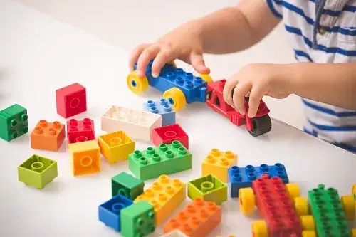 Zdjęcie Jakie klocki dla 3-latka najlepiej rozwiną jego kreatywność?