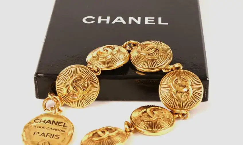 Biżuteria Chanel sygnatury autentyczność